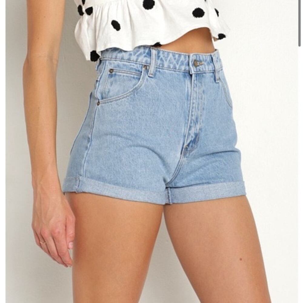 Rolla's Duster Denim Shorts in a light wash blue size 24
